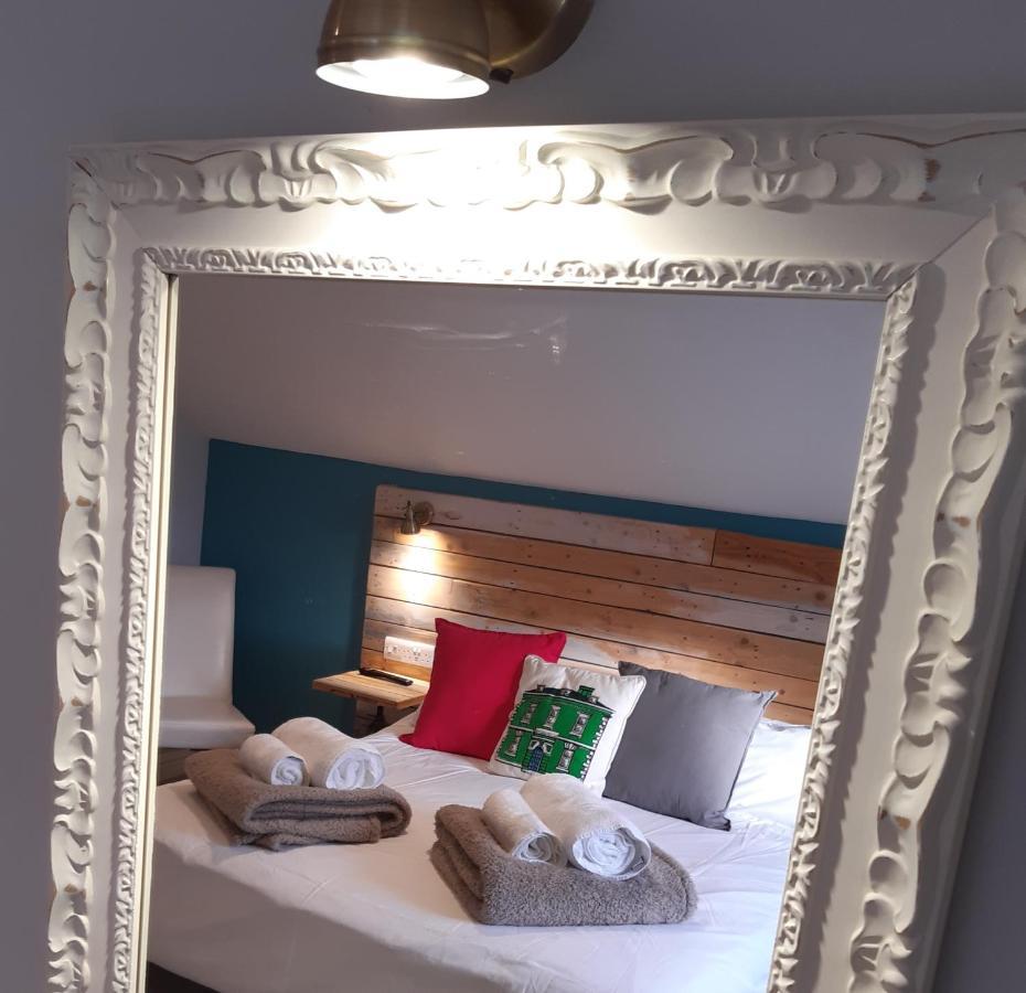 Cotswold Aparthotel Stroud  Esterno foto