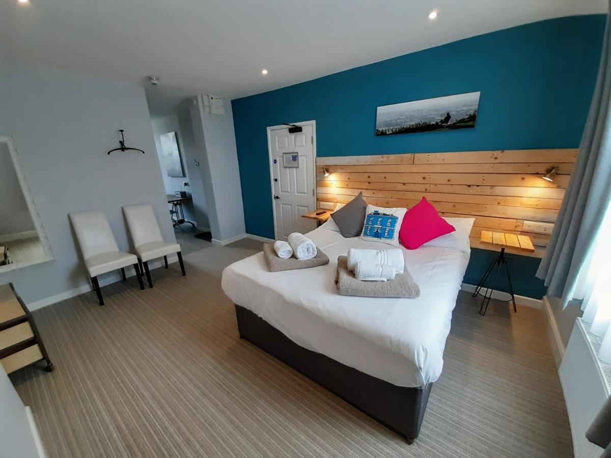 Cotswold Aparthotel Stroud  Esterno foto