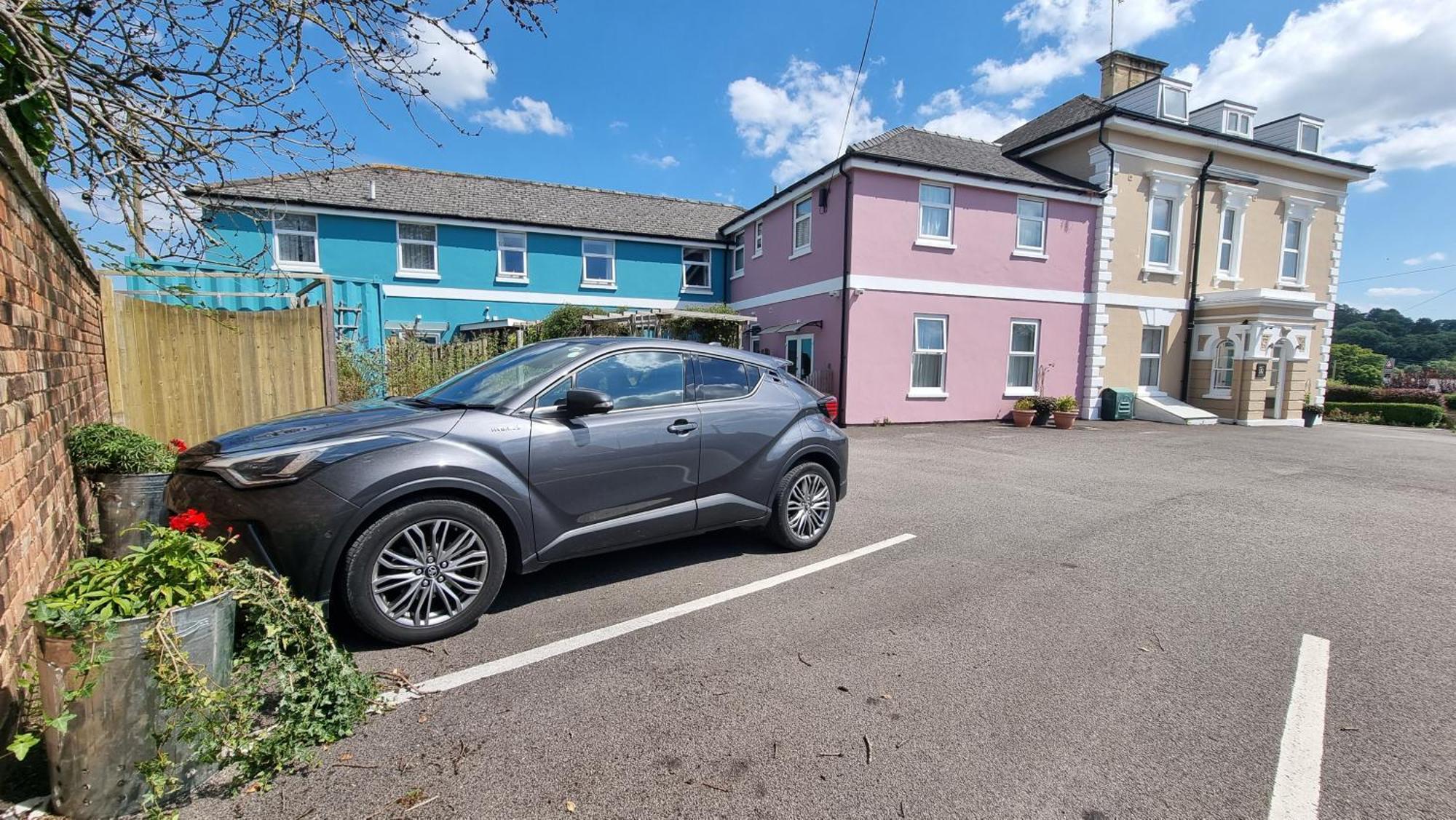 Cotswold Aparthotel Stroud  Esterno foto