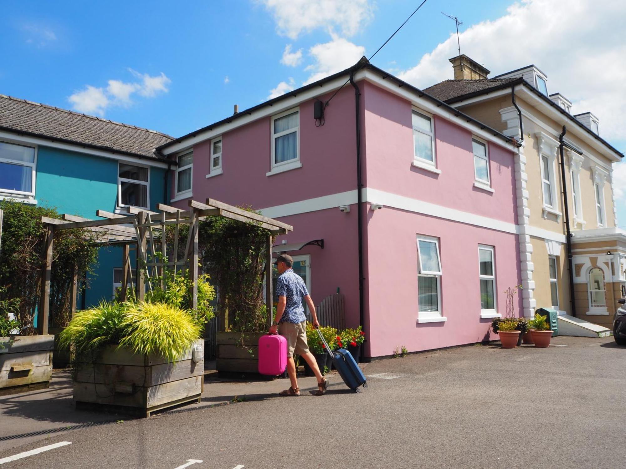 Cotswold Aparthotel Stroud  Esterno foto