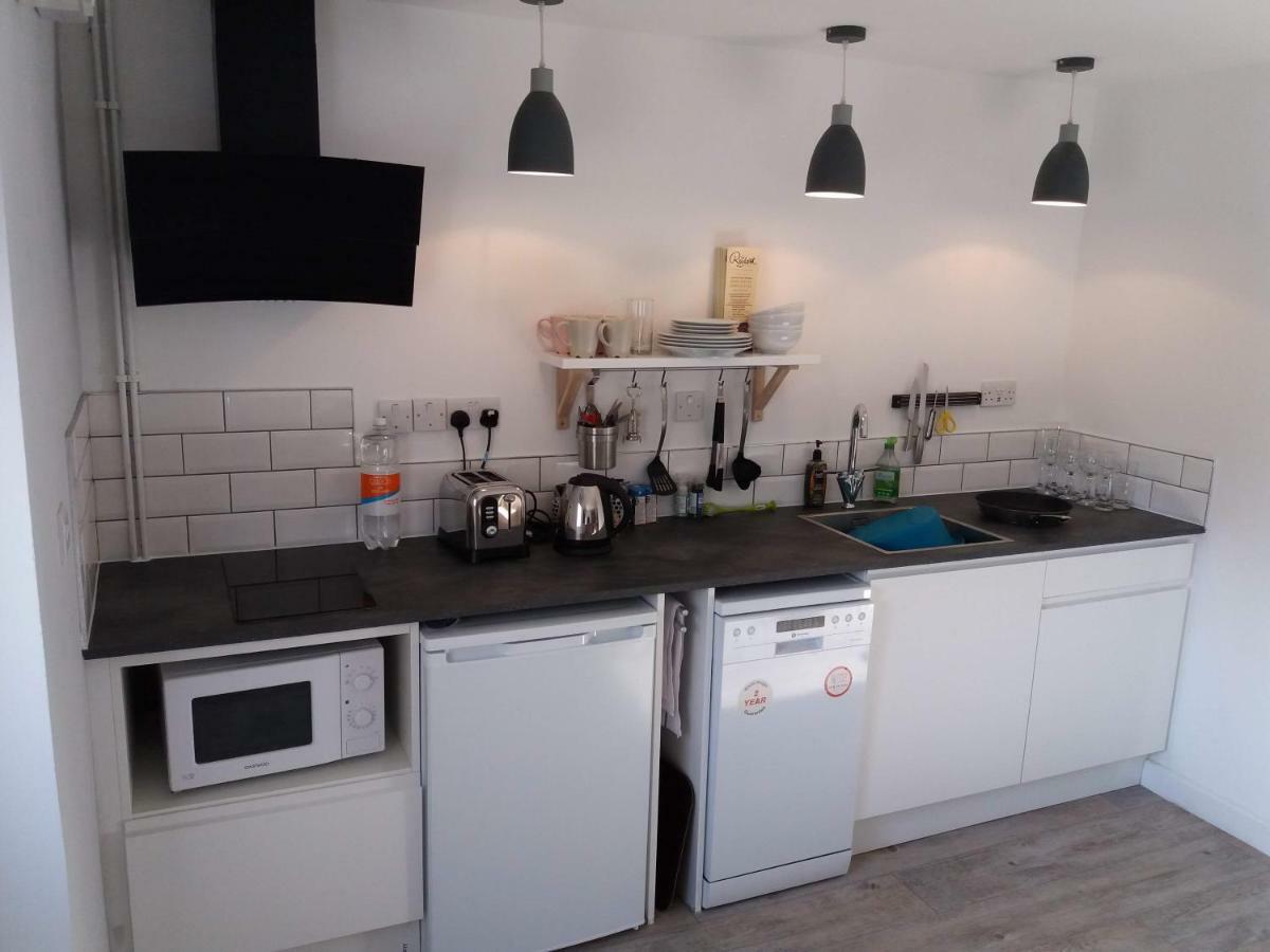 Cotswold Aparthotel Stroud  Esterno foto